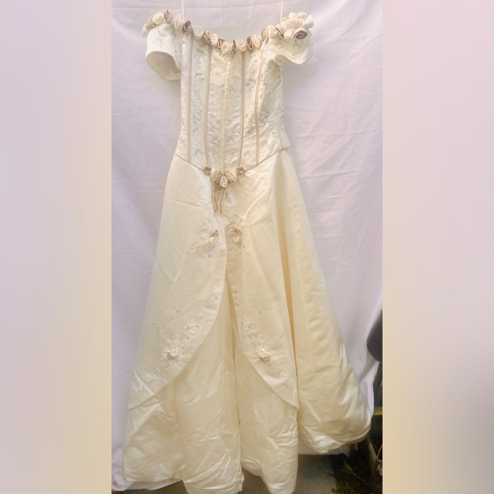 Wedding dress